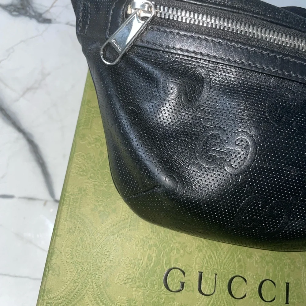 Gucci Black Embossed Leather Belt Bag - Picture 2 of 11
